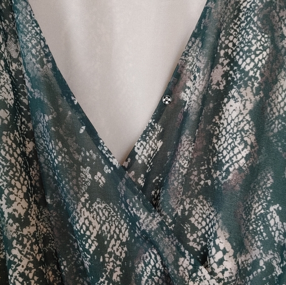 Ava & Viv Long Green & White Flowy Pleated Dress! Size 1x - Picture 12 of 12